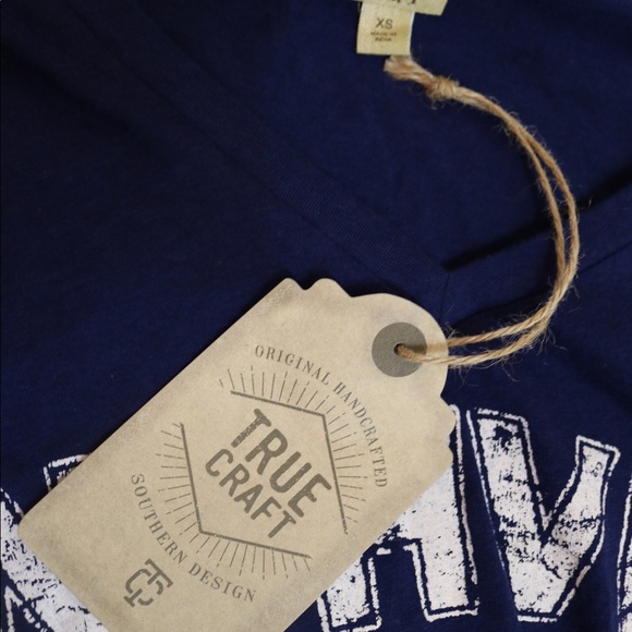 New with tags nashville Tennessee v neck tee shirt - Picture 4 of 7